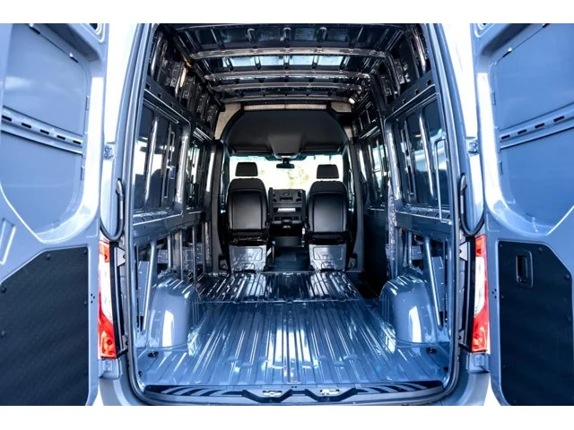 Nuevos MERCEDES-BENZ SPRINTER CARGO VAN à Estados chez autogozo