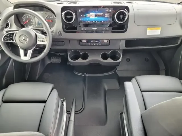 Nuevos MERCEDES-BENZ SPRINTER CARGO VAN à Estados chez autogozo