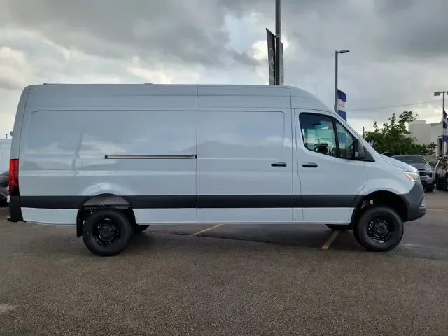 Nuevos MERCEDES-BENZ SPRINTER CARGO VAN à Estados chez autogozo