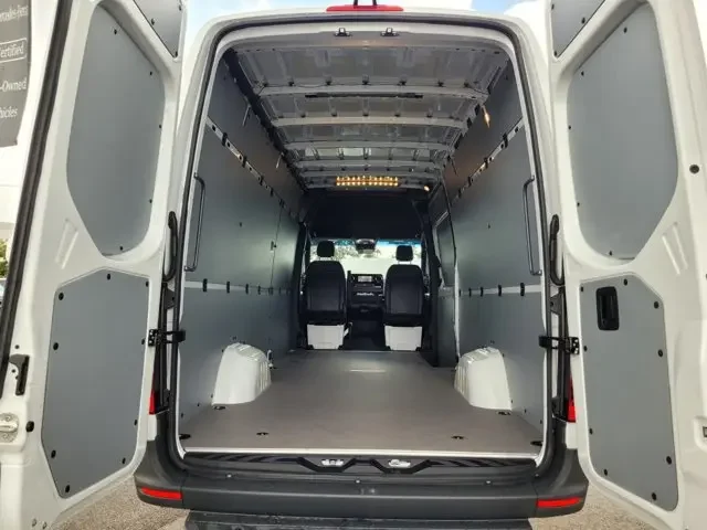 Nuevos MERCEDES-BENZ SPRINTER CARGO VAN à Estados chez autogozo