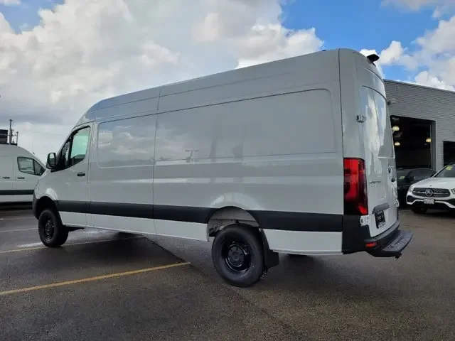 Nuevos MERCEDES-BENZ SPRINTER CARGO VAN à Estados chez autogozo