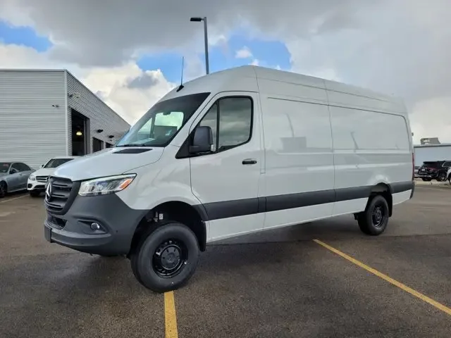 Nuevos MERCEDES-BENZ SPRINTER CARGO VAN à Estados chez autogozo