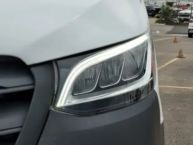 Nuevos MERCEDES-BENZ SPRINTER CARGO VAN à Estados chez autogozo
