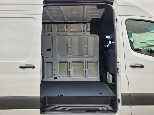 Nuevos MERCEDES-BENZ SPRINTER CARGO VAN à Estados chez autogozo