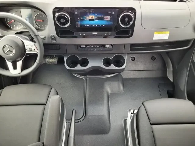 Nuevos MERCEDES-BENZ SPRINTER CARGO VAN à Estados chez autogozo