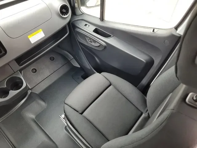 Nuevos MERCEDES-BENZ SPRINTER CARGO VAN à Estados chez autogozo