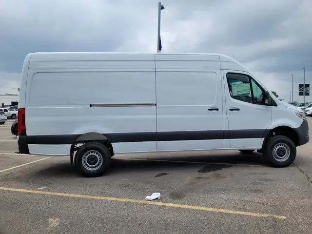 Nuevos MERCEDES-BENZ SPRINTER CARGO VAN à Estados chez autogozo