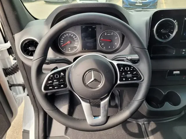 Nuevos MERCEDES-BENZ SPRINTER CARGO VAN à Estados chez autogozo