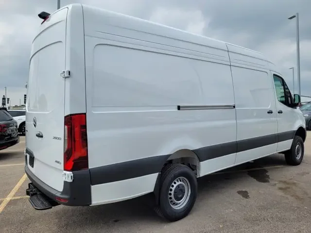 Nuevos MERCEDES-BENZ SPRINTER CARGO VAN à Estados chez autogozo