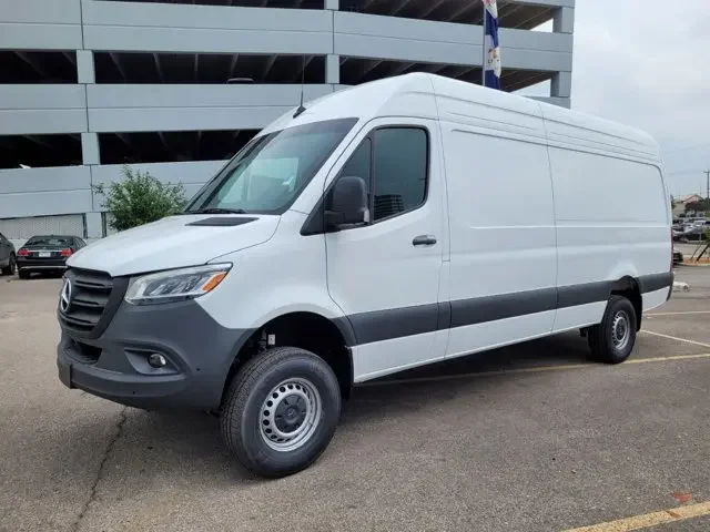 Nuevos MERCEDES-BENZ SPRINTER CARGO VAN à Estados chez autogozo