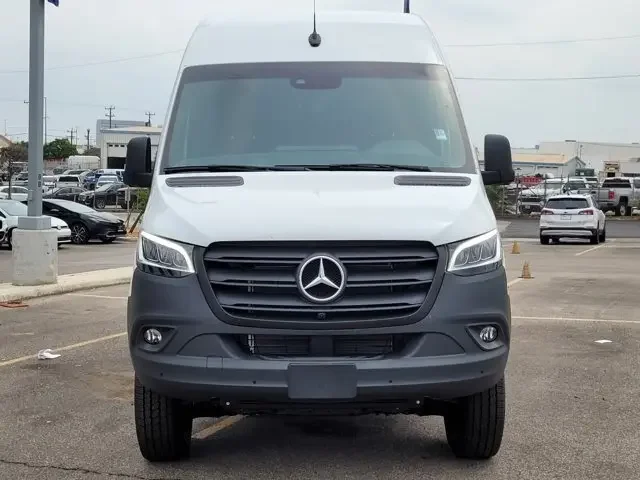 Nuevos MERCEDES-BENZ SPRINTER CARGO VAN à Estados chez autogozo