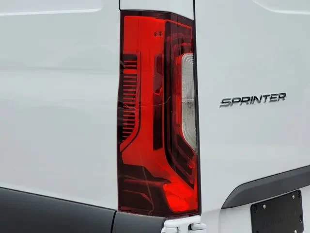 Nuevos MERCEDES-BENZ SPRINTER CARGO VAN à Estados chez autogozo
