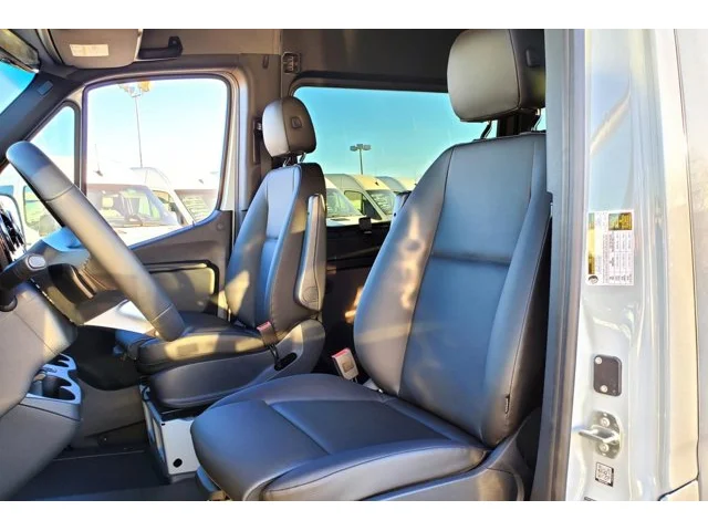 Nuevos MERCEDES-BENZ SPRINTER PASSENGER VAN à Estados chez autogozo