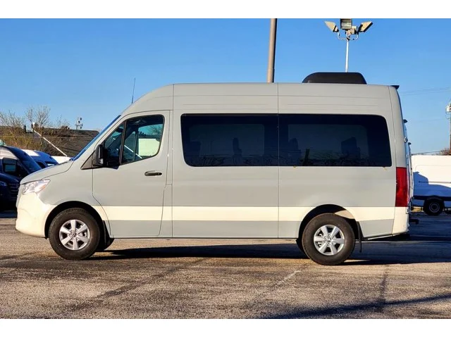 Nuevos MERCEDES-BENZ SPRINTER PASSENGER VAN à Estados chez autogozo