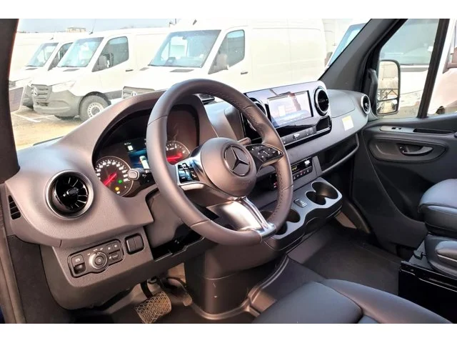 Nuevos MERCEDES-BENZ SPRINTER PASSENGER VAN à Estados chez autogozo