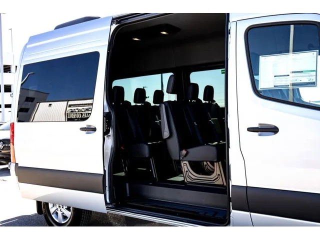 Nuevos MERCEDES-BENZ SPRINTER PASSENGER VAN à Estados chez autogozo