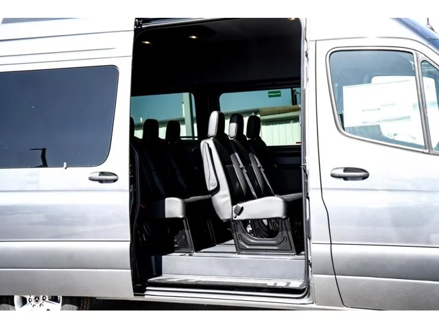 Nuevos MERCEDES-BENZ SPRINTER PASSENGER VAN à Estados chez autogozo