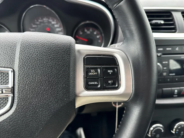 SEMINUEVOS DODGE Avenger at Matthews in Liberty Buick GMC