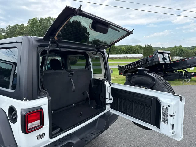 SEMINUEVOS JEEP Wrangler at Mt Airy in Mount Airy Toyota