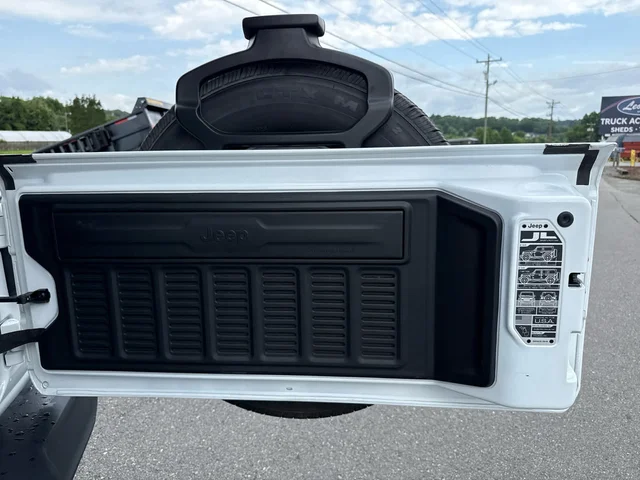 SEMINUEVOS JEEP Wrangler at Mt Airy in Mount Airy Toyota