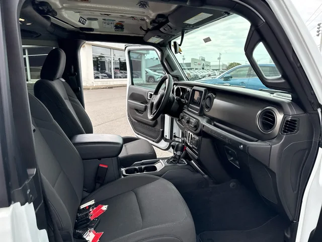 SEMINUEVOS JEEP Wrangler at Mt Airy in Mount Airy Toyota