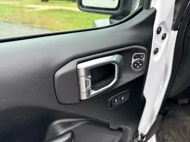 SEMINUEVOS JEEP Wrangler at Matthews in Liberty Buick GMC