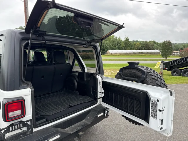 SEMINUEVOS JEEP Wrangler at Matthews in Liberty Buick GMC