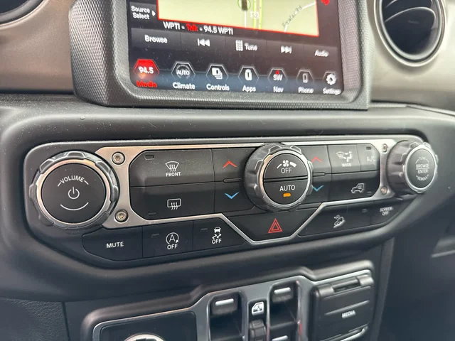 SEMINUEVOS JEEP Wrangler at Matthews in Liberty Buick GMC