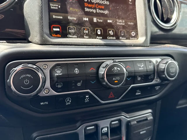 SEMINUEVOS JEEP Wrangler at Matthews in Liberty Buick GMC