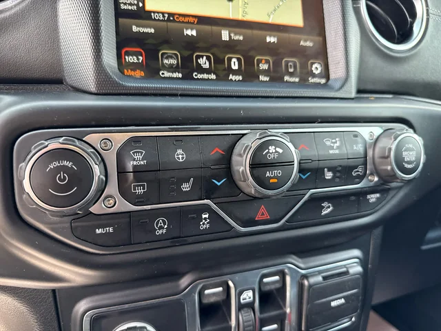 SEMINUEVOS JEEP Wrangler Unlimited at Matthews in Liberty Buick GMC