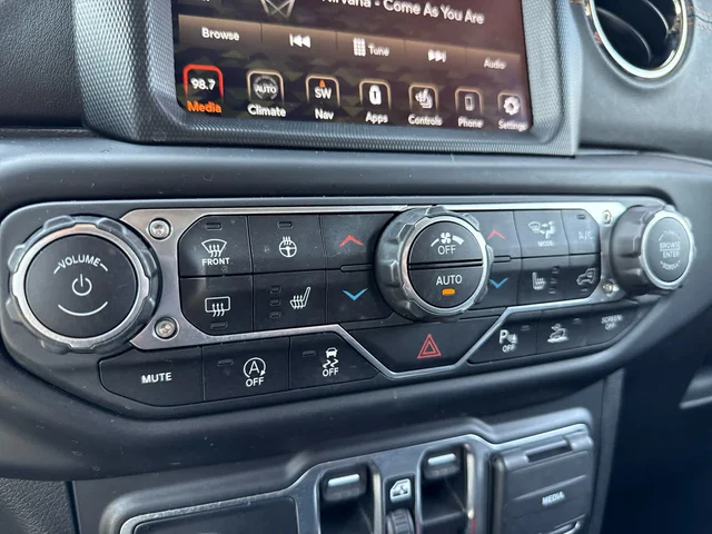SEMINUEVOS JEEP Wrangler at Matthews in Liberty Buick GMC