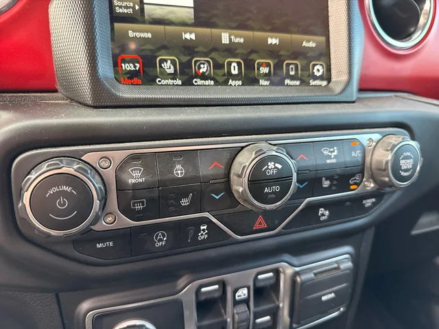 SEMINUEVOS JEEP Wrangler at Matthews in Liberty Buick GMC