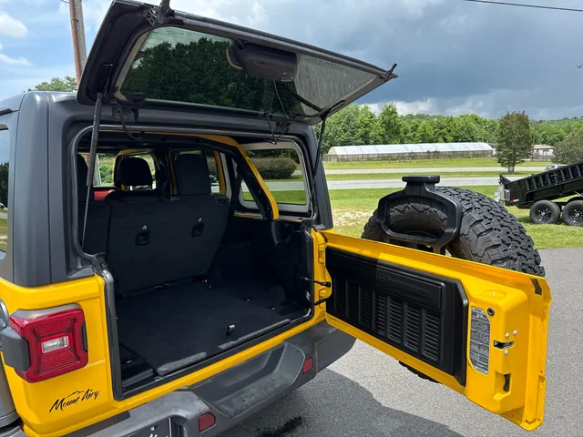 SEMINUEVOS JEEP Wrangler Unlimited at Mt Airy in Mount Airy Toyota