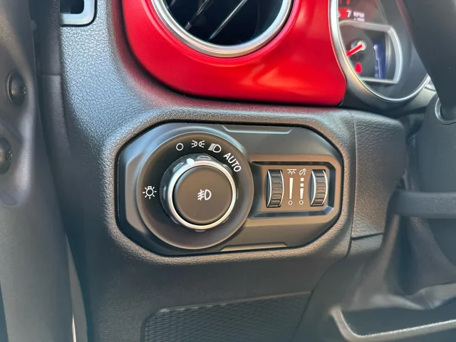 SEMINUEVOS JEEP Wrangler at Matthews in Liberty Buick GMC