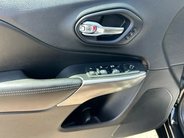 SEMINUEVOS JEEP Cherokee a Estados en autogozo