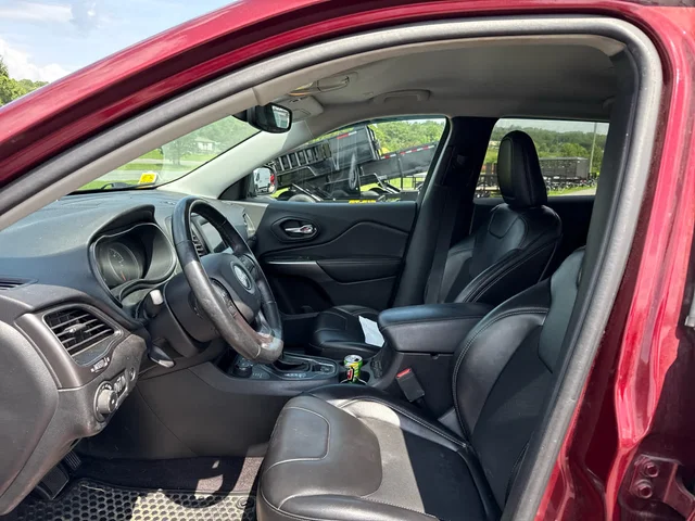 SEMINUEVOS JEEP Cherokee at Mt Airy in Mount Airy Toyota