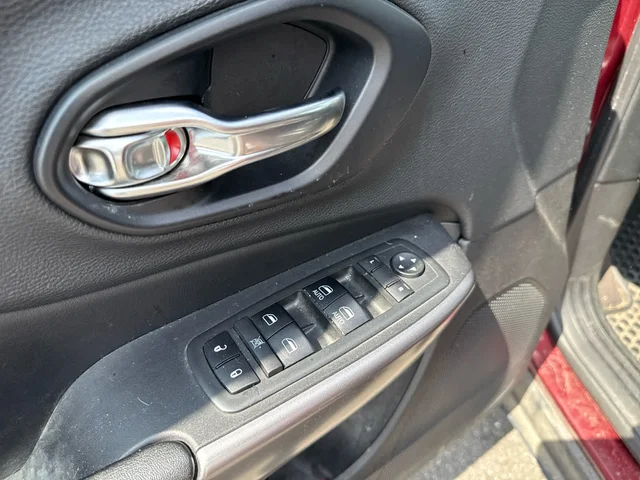 SEMINUEVOS JEEP Cherokee at Mt Airy in Mount Airy Toyota