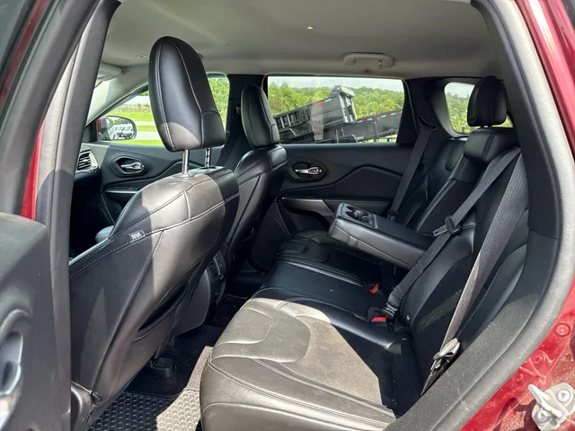 SEMINUEVOS JEEP Cherokee at Mt Airy in Mount Airy Toyota