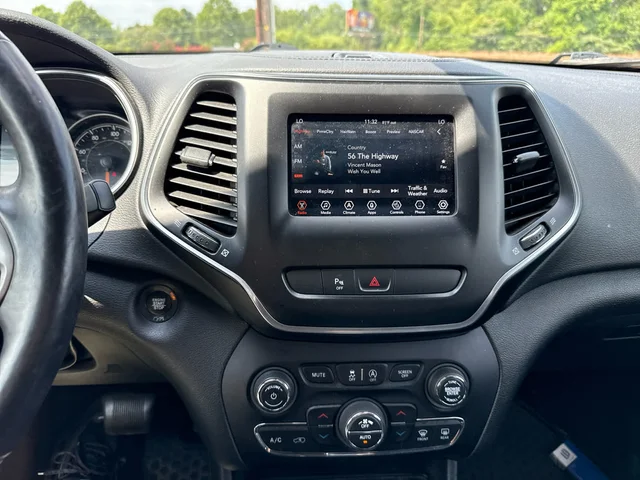 SEMINUEVOS JEEP Cherokee at Mt Airy in Mount Airy Toyota