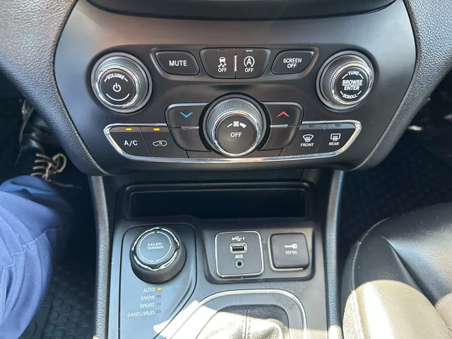 SEMINUEVOS JEEP Cherokee a Estados en autogozo