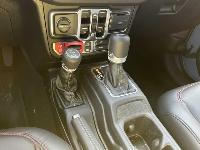 SEMINUEVOS JEEP Wrangler at Matthews in Liberty Buick GMC