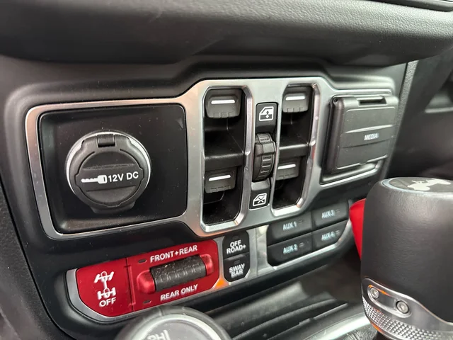 SEMINUEVOS JEEP Wrangler at Matthews in Liberty Buick GMC