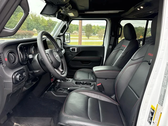 SEMINUEVOS JEEP Wrangler at Matthews in Liberty Buick GMC