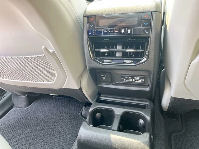 SEMINUEVOS JEEP Grand Cherokee L at Mount Airy in Mount Airy Chrysler Dodge Jeep Ram Fiat