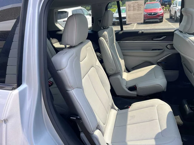 SEMINUEVOS JEEP Grand Cherokee L at Mount Airy in Mount Airy Chrysler Dodge Jeep Ram Fiat
