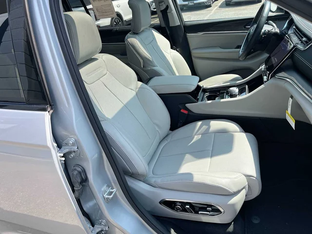 SEMINUEVOS JEEP Grand Cherokee L at Mount Airy in Mount Airy Chrysler Dodge Jeep Ram Fiat
