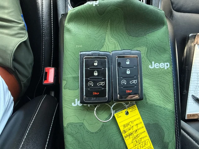 SEMINUEVOS JEEP Grand Cherokee L a Estados en autogozo
