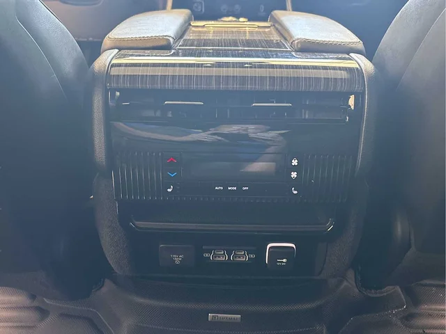 SEMINUEVOS JEEP Wagoneer a Estados en autogozo