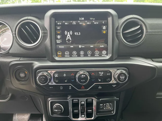 SEMINUEVOS JEEP Gladiator at Mt Airy in Mount Airy Toyota