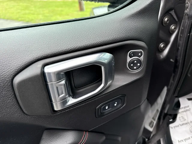 SEMINUEVOS JEEP Gladiator at Mt Airy in Mount Airy Toyota
